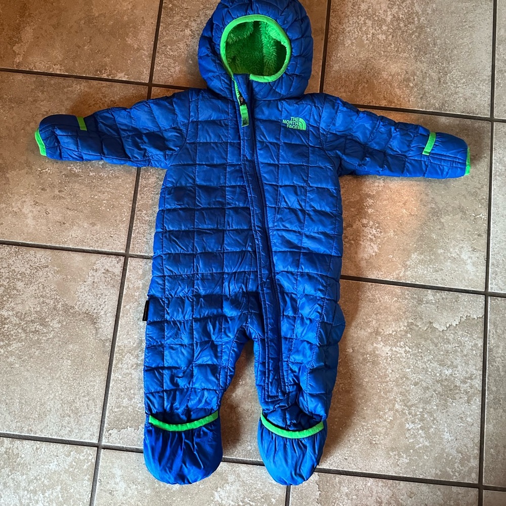 The north face one piece infant snowsuit size 6-12 months